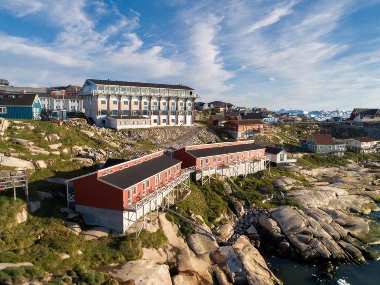 Exterior of the Hotel Hvide Falk, hotel option for the Icefjord Midnight Marathon