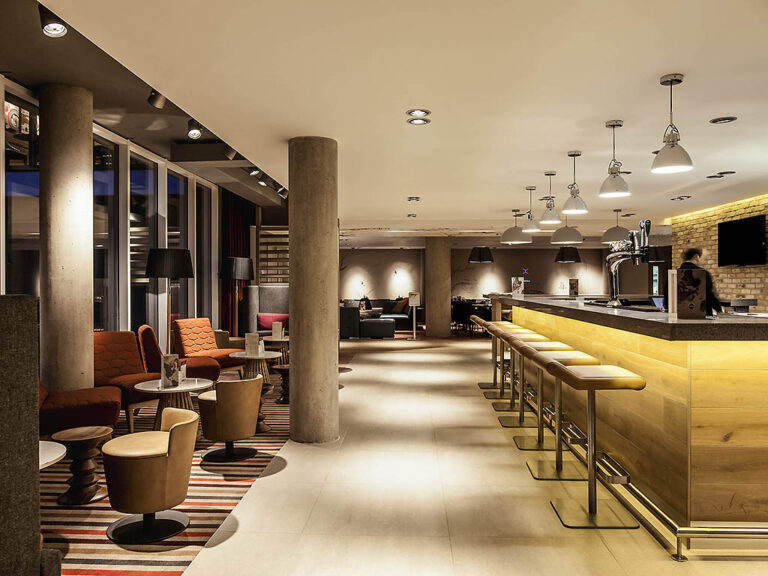 Lounge area at the ibis Edinburgh Centre South Bridge - Royal Mile, hotel option for the Edinburgh Marathon 2025