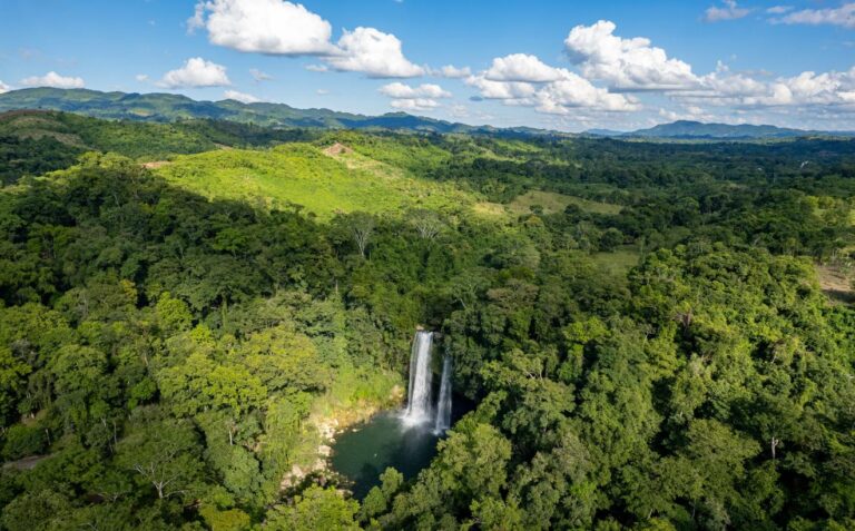 Waterfalls visible during the Lost City Marathon 2025
