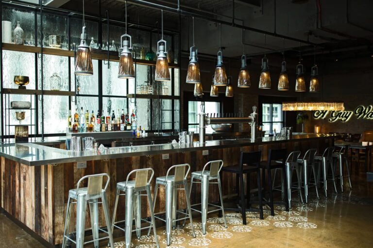 Bar area of the Renaissance Chicago Downtown hotel, hotel for the Chicago Marathon 2024
