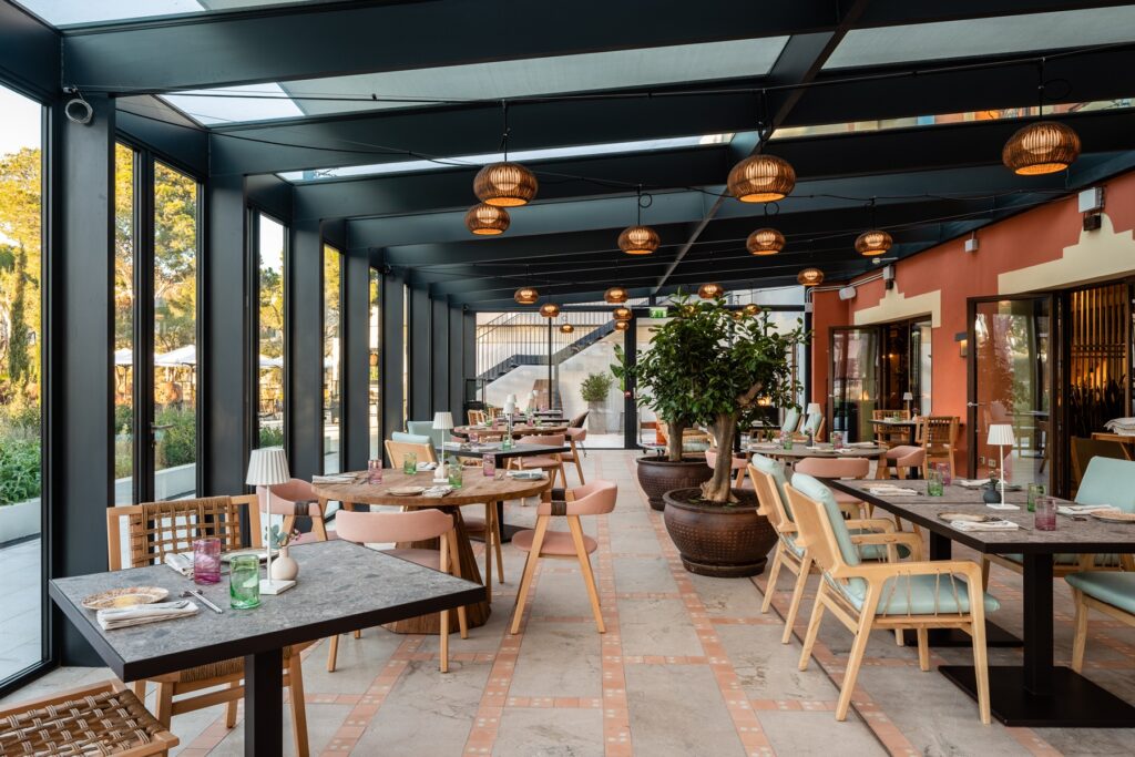 Restaurant facilities at the Kimpton Aysla Mallorca