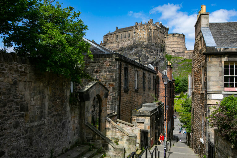 Photo of Edinburgh city centre, the centrepiece of the Edinburgh Marathon 2025